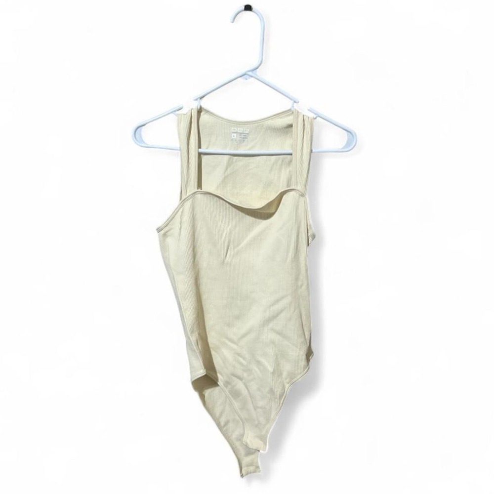 sleeveless, ribbed knit square-neck bodysuit - L - Cream
